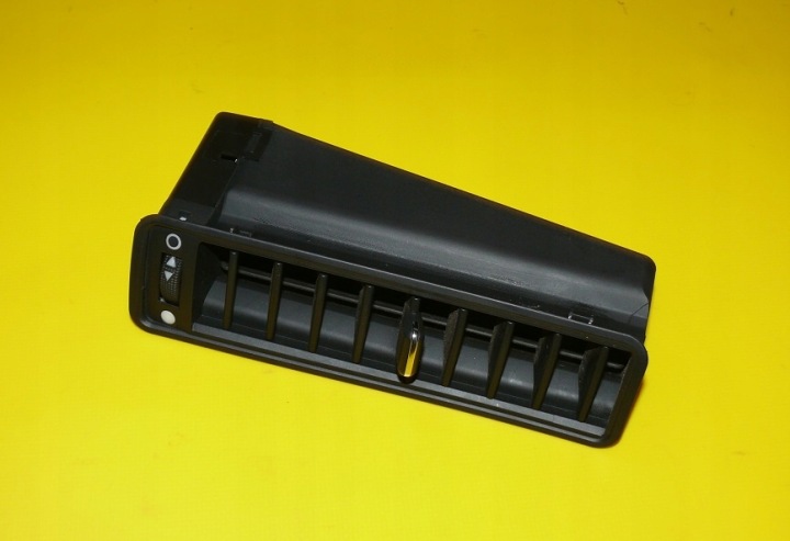 Lüftungsgitter des lüfters SLUPKA SRODKOWEGO links AUDI A8 D2 94-98r. 4D0819703B