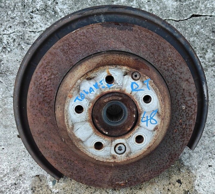 VW Touareg II 2 7P 10- 7p0609404g rechts zwotnica schenkel Reifen Räder hinten heck