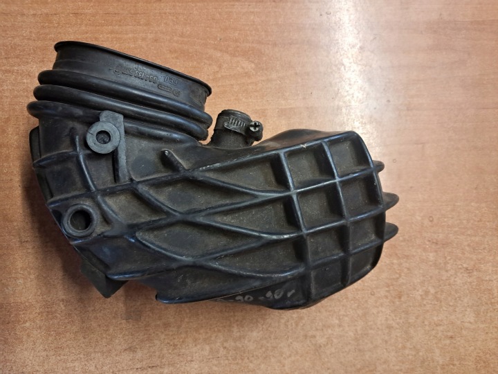 air hose AUDI 80 90 2,3 034133357D