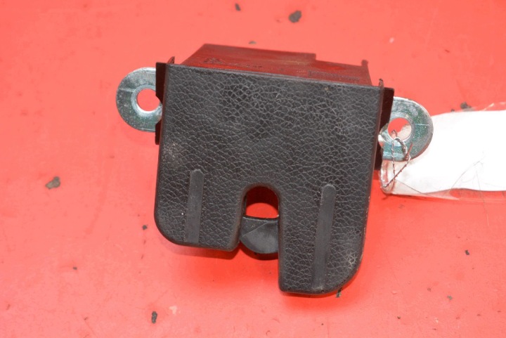 de la serrure du capot arrière coffre 5K0827505A VW GOLF 6 VI 5D HB 08-15