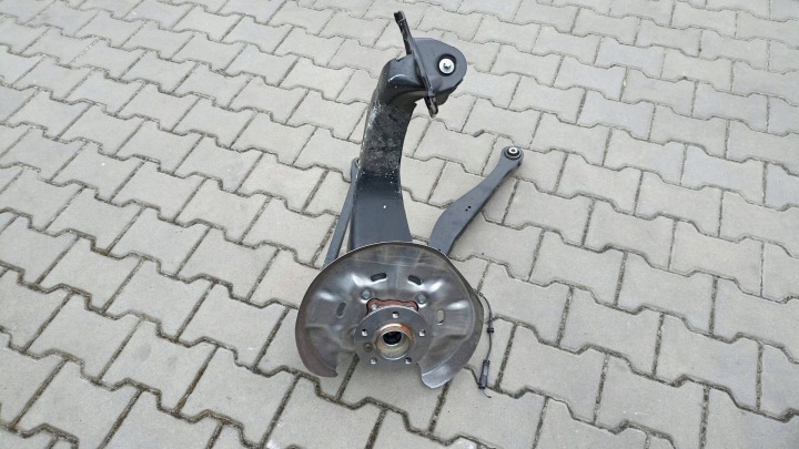 BMW F44 otoč ramene záď levý 6851579 6881364 6881362