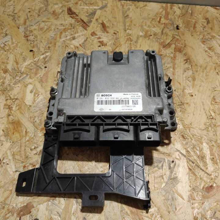 počítač MOTORA RENAULT 237106319R