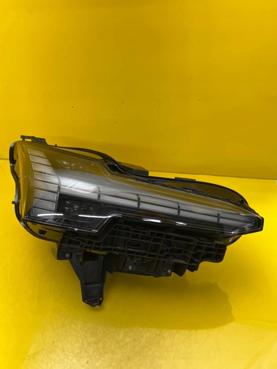 light right front Volvo EX30 Full Led 80000628