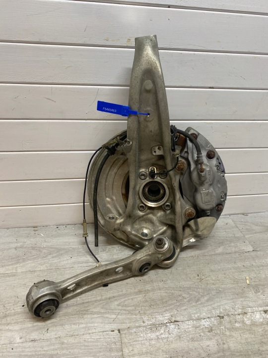 glavčina vilica desni prednji dio BMW G30 G31 6884386