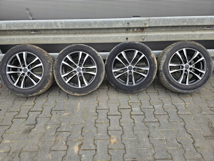RENAULT TRAFIC III discs aluminium OXXO tyres R17 5x114.3 7.0J ET39
