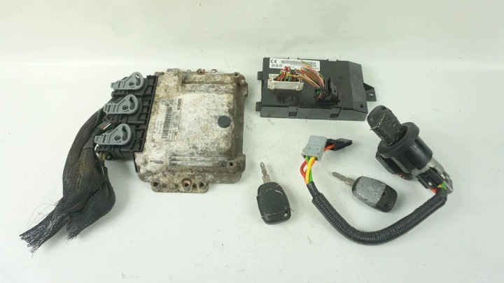 Computer RENAULT MASTER DTI OPEL MOVANO 2.5 DCI 0281011432