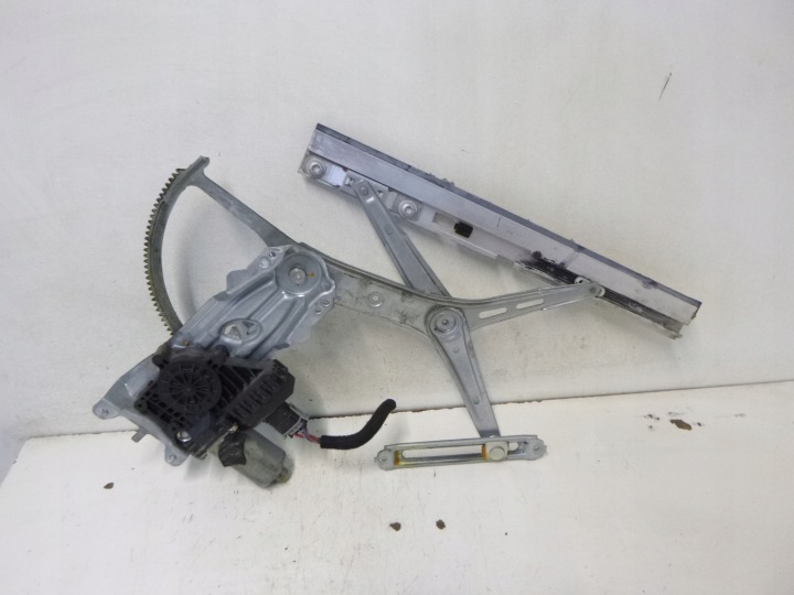 gestänge des fensers vorne rechts Opel Astra G Kombi 98r.