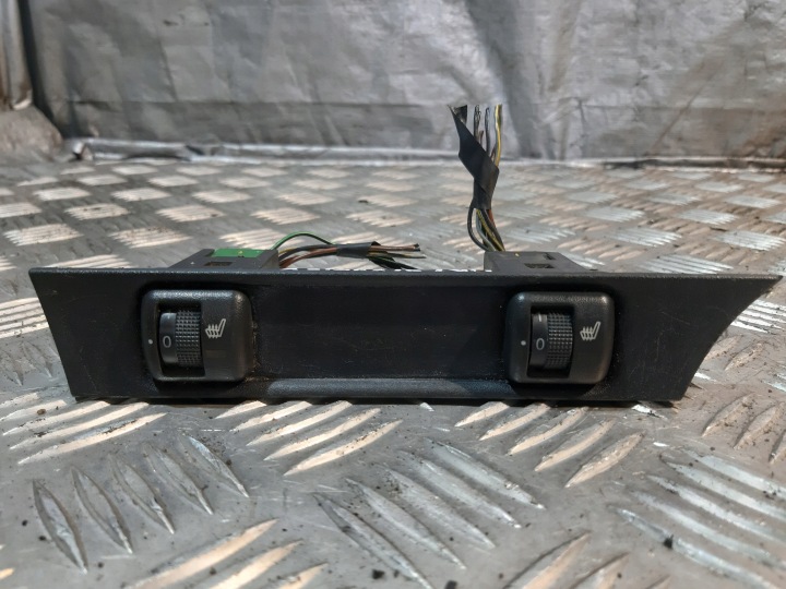 tlačítko vyhřívání sedačky OPEL ASTRA G II 90561267