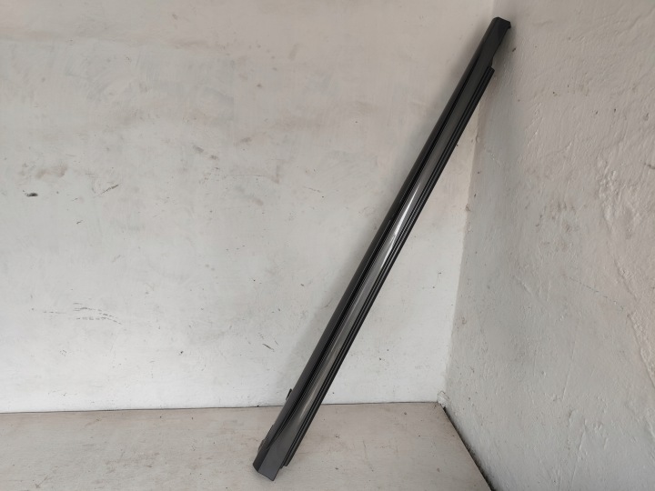 MERCEDES A KLASA W177 2019 HB moulding threshold left PAKIET AMG