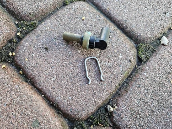 sensor temperatury of gas z zawleczka 1.4T Opel Corsa E 55591401