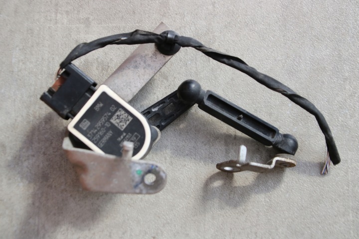 BMW G30 G31 G11 G12 G14 G15 sensor POZIOMOWANIA of the lights left rear part 2959574