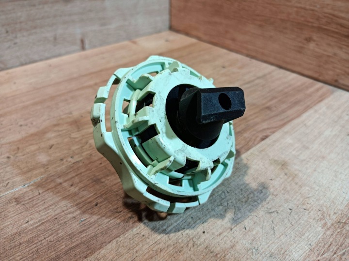 držák kola rezervního Citroen C4 Cactus PRD-05290