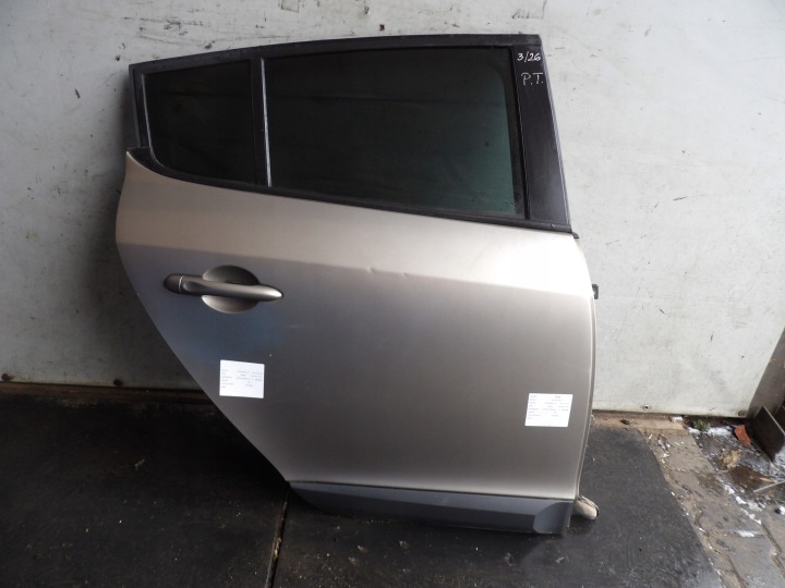 Renault Megane III Portière Arrière Droit lak. TEHNK HB 5D