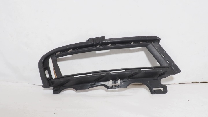 VW Golf VII Highline rešetka branika desna prednji dio 5G0853212F
