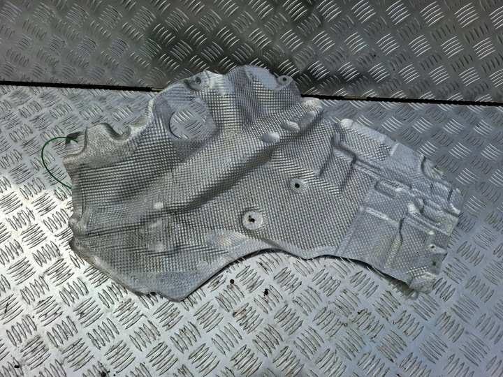 copertura GREMBIALINA TERMICZNA A2136821302 MERCEDES W213 GLC X253