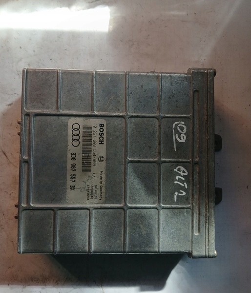 computer motore AUDI A4 1.6BEN 8D0907557BX