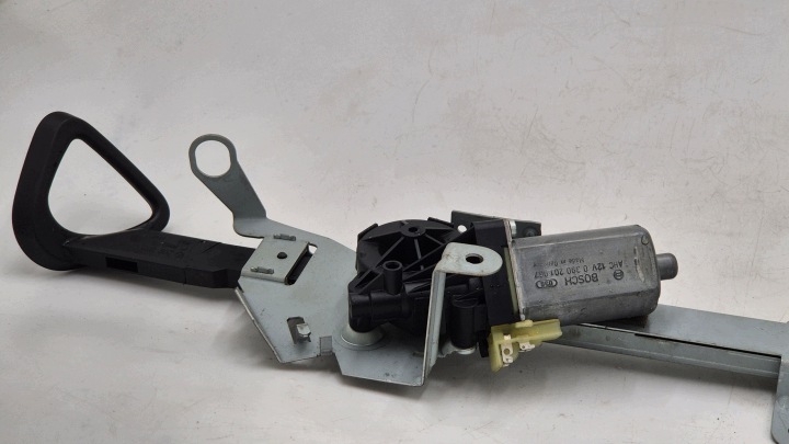 PODAJNIK OSSATURA sinistra Anteriore MERCEDES W209 CLK A2098600582 BDB!!