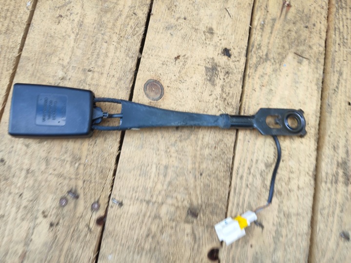 ZAPINKA supports safety front PEUGEOT 5008 and 9681989580