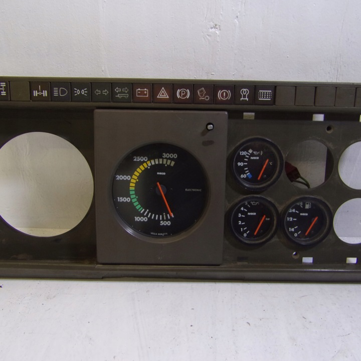 OROLOGIO quadro strumenti TACHIMETRO contagiri IVECO MAGIRUS 170-23AH 240656 4785152