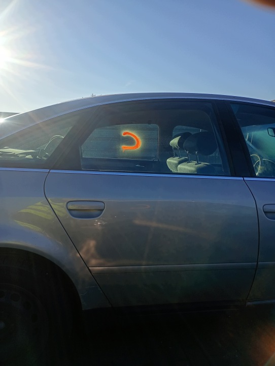 dveře pravé zadní záď Audi A6 C5 97-05 kod lakieru LY1T