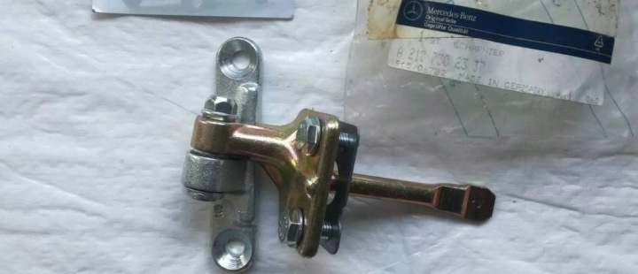 Cerniera tylnych di sinistra PORTA Portiera - Mercedes W210 - A2107302337