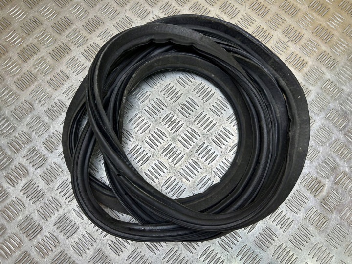 Gumowa Dichtsatz heckklappe Kofferraum BMW X5 F15 F85 2015 7385847