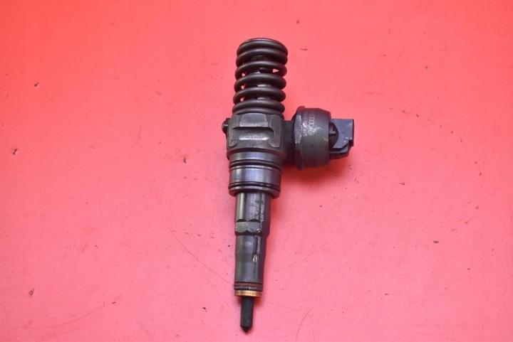 nozzle nozzle 038130073BQ 0414720312 VW PASSAT B6 2.0 TDI 140 KM 05-10