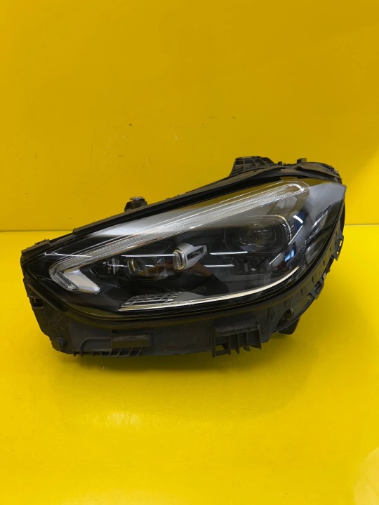 light left Mercedes C-Klasa W206 A2069065304 Digital Light