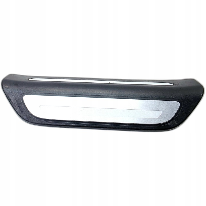 lišta prahová vnitřní pravý záď AUDI Q3 8U 8U0853376A
