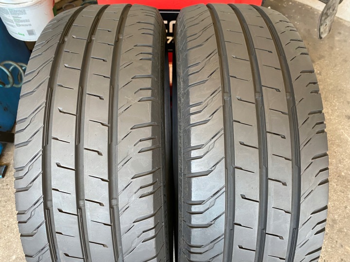 tyres summer 215/60R17C CONTINENTAL ContiVanContact 200 as new