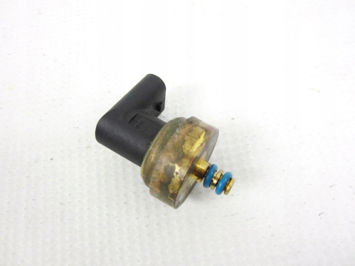 sensor of pressure of the fuel Mercedes W221 S600 5.5 V12