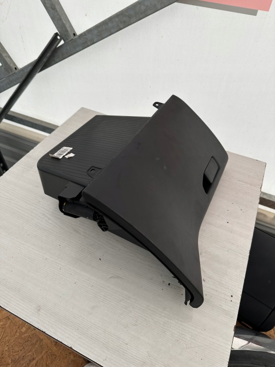 passenger compartment of the passenger PEUGEOT 308 T9 9677995177