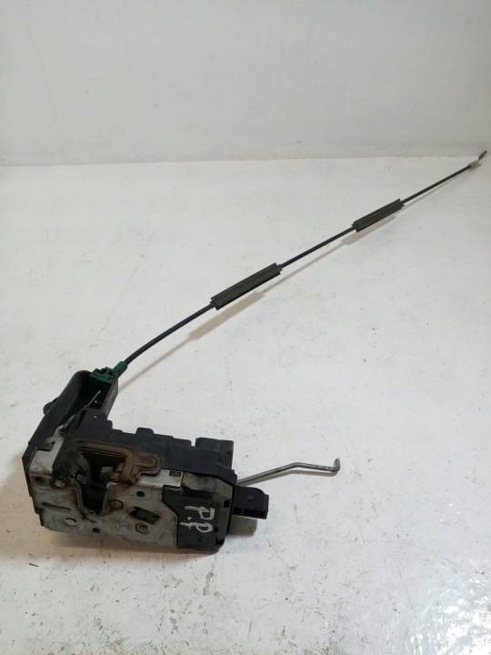 lock door right front OPEL ASTRA H 13210749QG