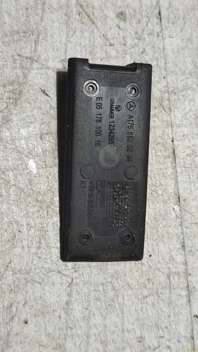 Mercedes-Benz A-classa W176 17r. 1.5cdi Schowki, polki of the dashboard