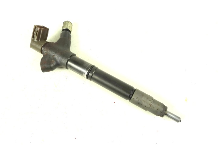 injection injecteur TOYOTA AVENSIS III T27 RAV4 3 2.2 D-CAT 23670-26061
