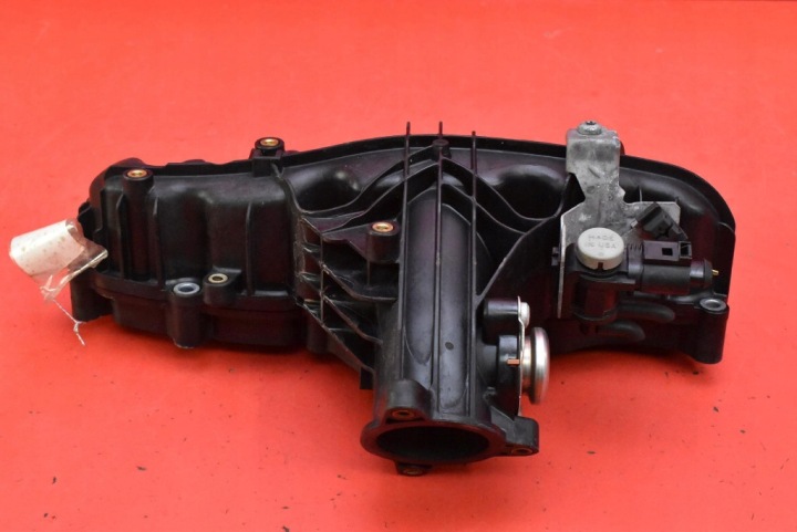 intake manifold VW PASSAT B7 2.0 TDI 140 KM 10-15