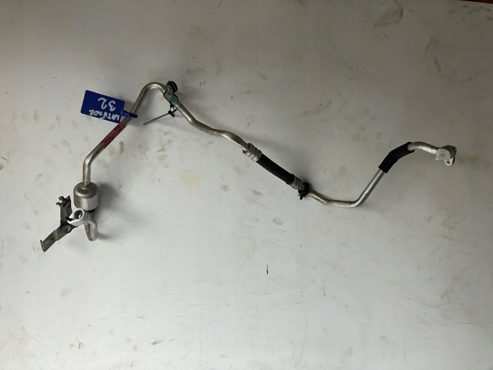 hose of the air conditioning RENAULT LATITUDE 3.0 DCI 924803024R