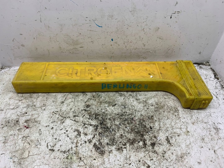Trojkat ostrzegawczy Moyen Citroen Berlingo 27R0392051
