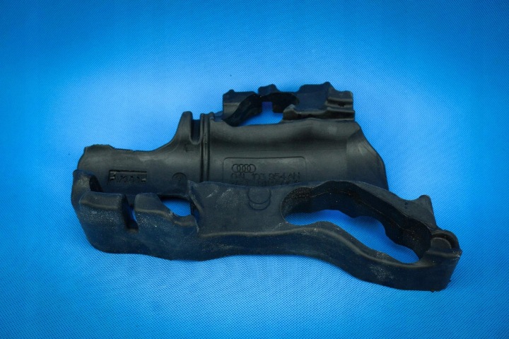 Wytlumienie of the engine Audi A4 8K A5 Q5 04L103954G