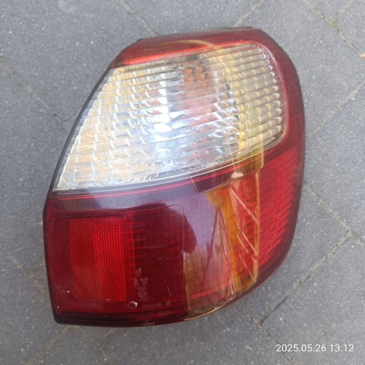 Subaru Legacy 2002 III KOMBI Arrière Bouche buse Droit Feux phare Arrière