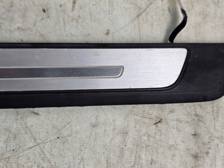 S-LINE SUDI A4 B9 A5 F5 8W 8W0947417A 8W0947418 13