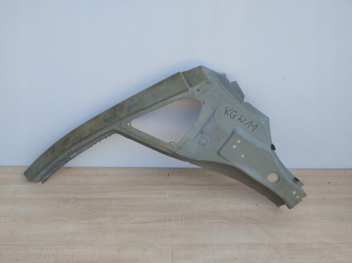 TOYOTA AURIS 2006-2012 ROK right pillar front side quarter KGW11