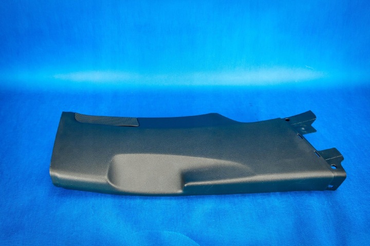 side cover pillar Audi Q7 4M 4M0867240B 4PK