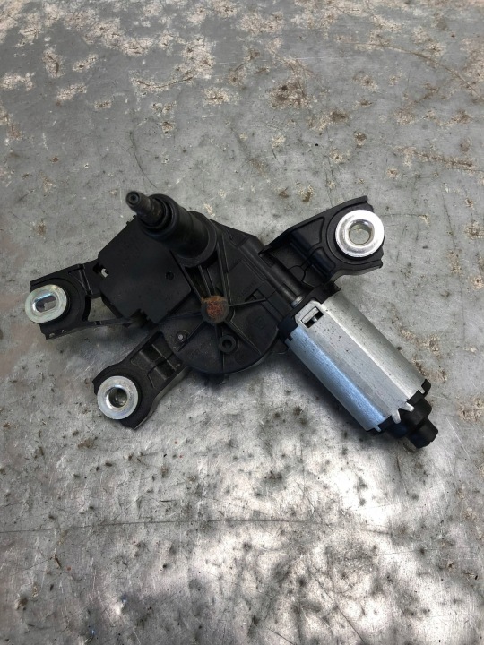 Motor des Scheibenwischers heck VW PASSAT B6 KOMBI 3C9955711A
