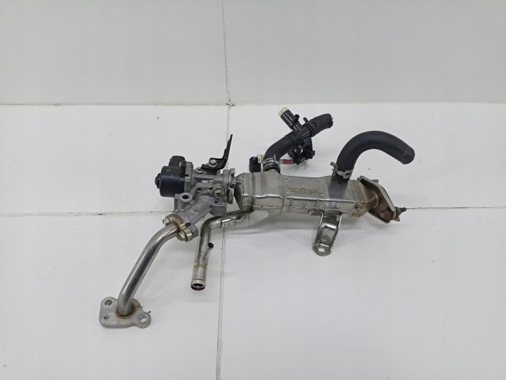 exhaust gas cooler EGR Toyota Prius 3 XW30 ZVW30 2010 25601-37010