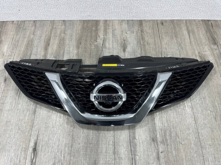 NISSAN QASHQAI J11 2013-17 Grill Grill + KAMERA der Stoßstange vorne 623124EA0D