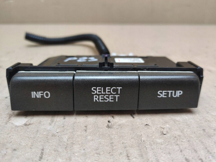control panel funkcjami Toyota Sienna 3 2011 84977-08010-A