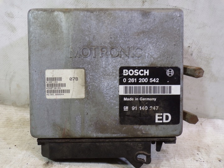 počítač riadiaca jednotka MOTORA OPEL 2.4 0261200542