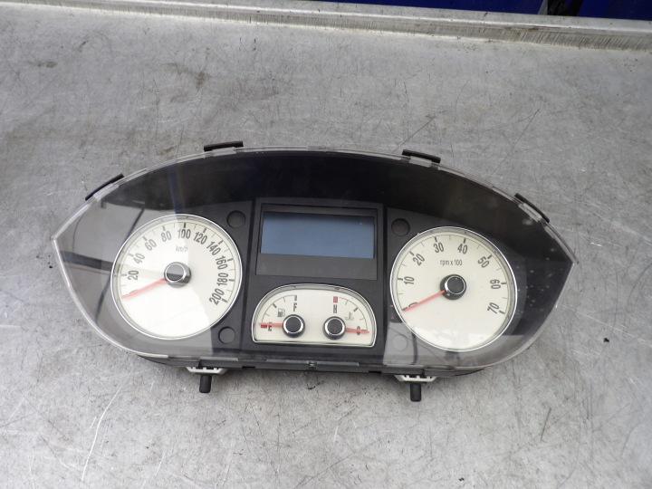 LANCIA MUSA 1,4B 8V LICZNIKI HORLOGE MONTRE TABLEAU BORD 735417167 503.00.119.02.00