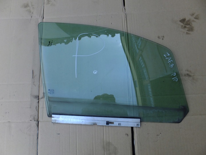 FENSTER rechts vorne opel zafira b 2005r